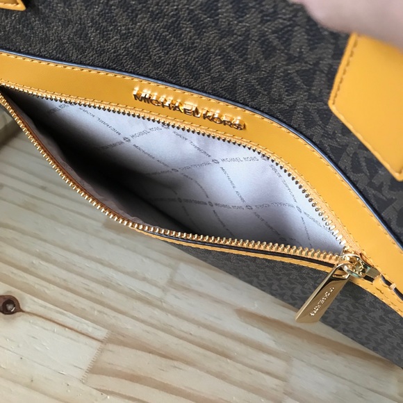 🌼Michael Kors Set - Picture 10 of 16